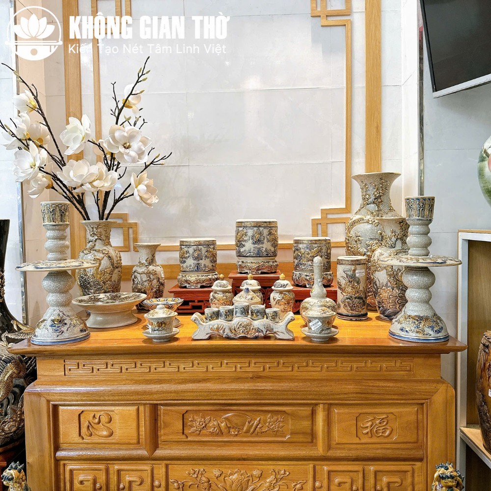 Đồ thờ gốm Bát Tràng