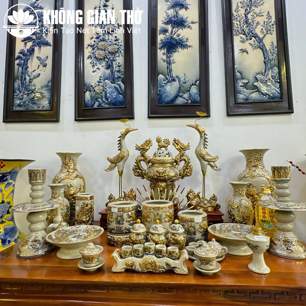 Đồ thờ gốm Bát Tràng