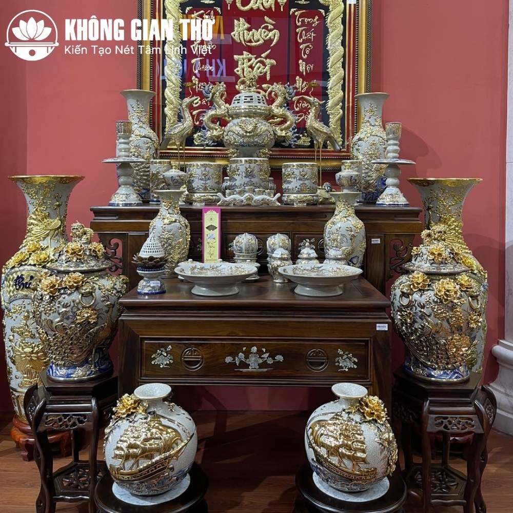 Đồ thờ gốm Bát Tràng